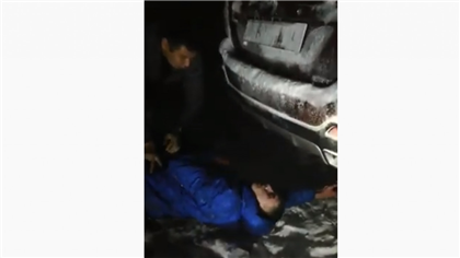 Подозреваемый в преступлении прятался от полиции под машиной в Павлодарской области