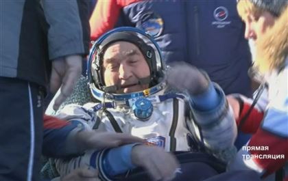 Экипаж МКС приземлился близ Жезказгана