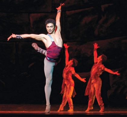 Самый титулованный танцор Казахстана Досжан Табылды раскрыл тайну возвращения в большой балет