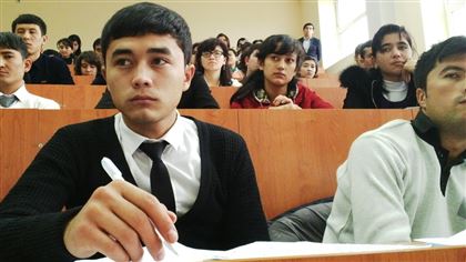 Названа причина массового отъезда узбекских студентов из Казахстана