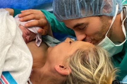 Анна Курникова и Энрике Иглесиас впервые показали новорожденную дочь
