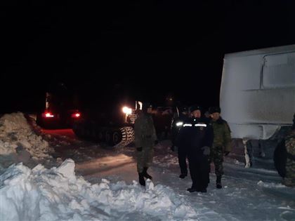 Военные спасли 12 человек из снежного плена в Актюбинской области