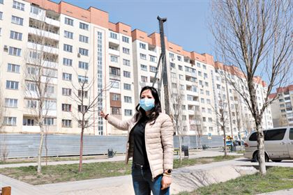 Подозрительно тихо: жильцы "падающего" дома в Алматы боятся, что ремонт их жилья затянется