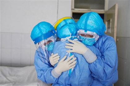 Еще двое пациентов, выздоровевших от коронавируса, выписаны в Алматы