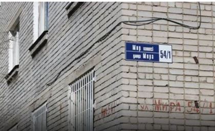 Жильцы закрытого на карантин общежития угрожали медикам в Павлодаре