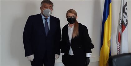 Посол Казахстана в Украине Дархан Калетаев встретился с лидером политической партии «Батькивщина» Юлией Тимошенко