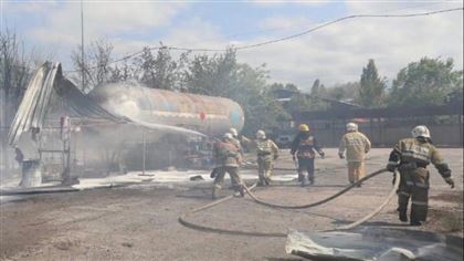 О пожаре и взрывах сообщили жители Жетысуского района Алматы