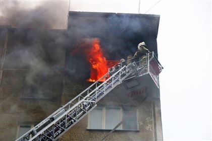 Пожар произошел в 10-этажном доме в Петропавловске