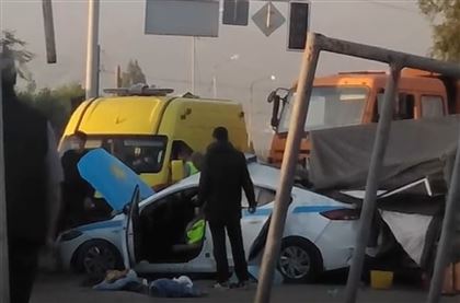 В Сети опубликовали кадры с места ДТП в Алматы, где погибли полицейские