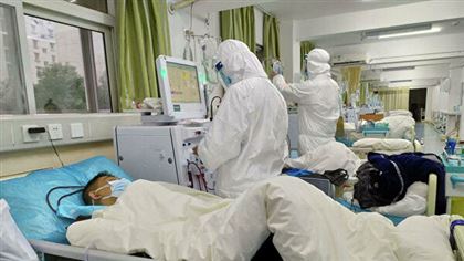 Семь пациентов с коронавирусом перевели из реанимации в Казахстане