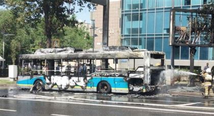 Автобус сгорел в Алматы: названа причина возгорания