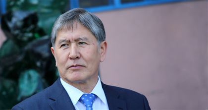 Алмазбек Атамбаев заболел двусторонней пневмонией