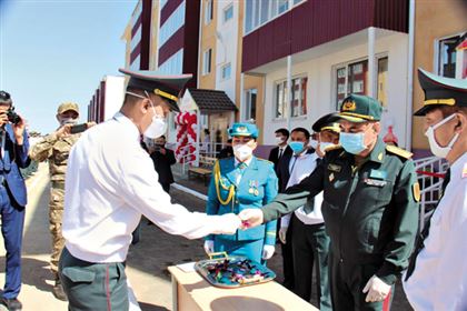 Больной квартирный вопрос: в Казахстане растет армия недовольных военных  пенсионеров - Караван | Караван