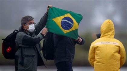 Число случаев заражения коронавирусом в Бразилии превысило 2,5 млн