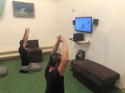 Занятия по йоге проводят в колонии Павлодара