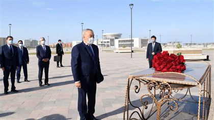 Нурсултан Назарбаев посетил музей Абиша Кекилбаева в Актау