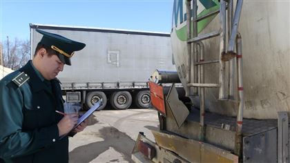 Саратовские таможенники арестовали на границе 24 тонны топлива из Казахстана