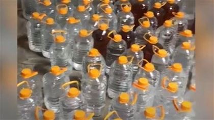 В Алматинской области в подпольном цехе обнаружили семь тонн спирта