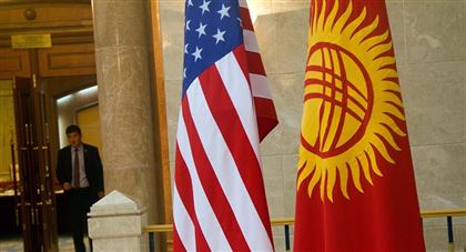 США поддерживают усилия президента Кыргызстана по стабилизации в стране