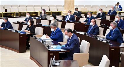 Парламент РК принял новые нормативы таможенных пошлин в ЕАЭС