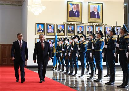 Генералы сбросили маски: подробности встречи министров обороны России и Казахстана