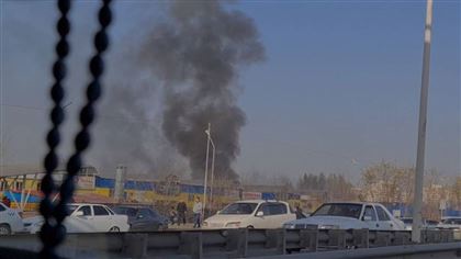 На рынке автозапчастей в Алматы произошел пожар 