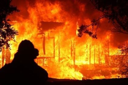 Две церкви сгорели в Канаде за одну ночь