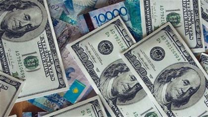 Как поменялся за сутки курс доллара в Казахстане