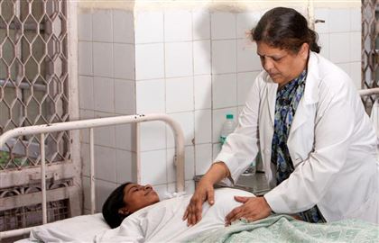 В Индии из-за неизвестной болезни госпитализировали более 300 человек