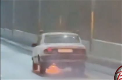 "Снимал и ждал, когда она сгорит полностью?" - как казахстанцы отреагировали на видео горящей машины 
