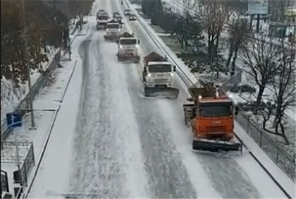 Как убирают снег в Шымкенте - видео