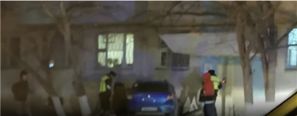 В Актау водитель врезался в стену жилого дома