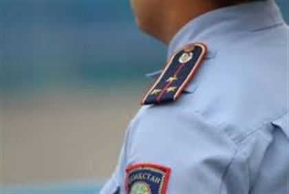 В Актау полицейского наказали за то, что не пропустил пешехода