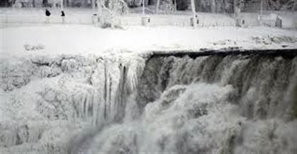 В Узбекистане из-за аномального холода замерз водопад