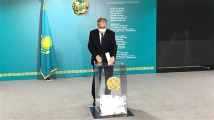 Касым-Жомарт Токаев проголосовал на выборах депутатов мажилиса от АНК