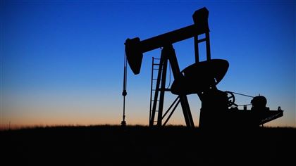 Стоимость нефти марки Brent начала резко снижаться