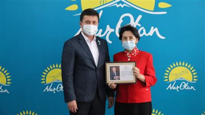 Письма от Нурсултана Назарбаева получили 18 тысяч активистов