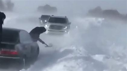 В Акмолинской области из снежного плена спасли более 800 автомашин