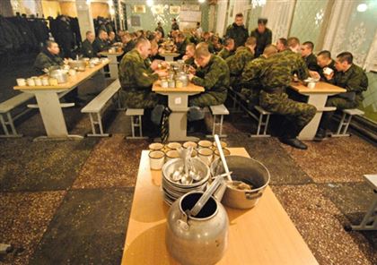 Отчего у солдат-срочников и курсантов Военного института Сухопутных войск бывает жидкий стул и скудный стол?