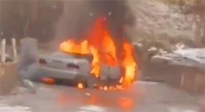 Взрыв автомобиля в Алматы попал на видео