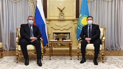 Глава казахстанского правительства поговорил с гендиректором "Роскосмоса"
