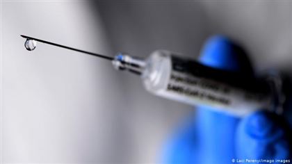 Использование партии вакцины AstraZeneca приостановили страны ЕС