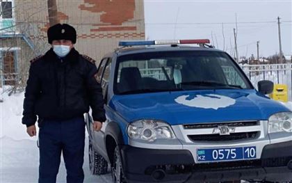 Гражданин Турции поблагодарил костанайских полицейских за помощь на дороге