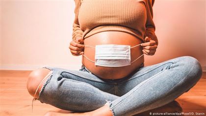 Беременные женщины могут передавать антитела своим детям после прививки от COVID-19