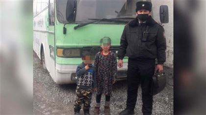 В Туркестане полицейские нашли двоих заблудившихся детей