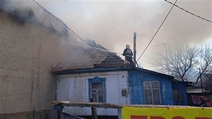 В Алматы горело двухэтажное здание