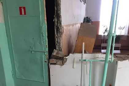 Стена школы рухнула в России