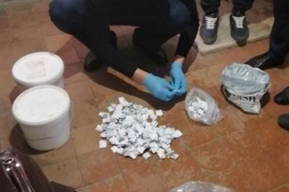 "Теперь у них есть оборудование и сырье": украинцы заявили, что казахстанские полицейские могут начать производить наркотики