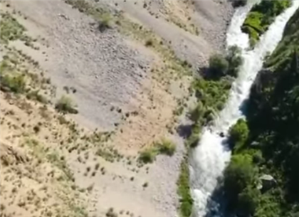 В реке нашли сумку одного из пропавших туристов в Туркестанской области