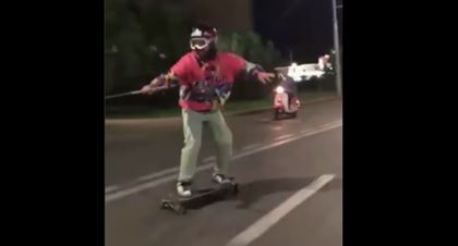 "Фарш на асфальте" - как казахстанцы реагируют на видео со скейтером, которого тянут за верёвку по автодороге
